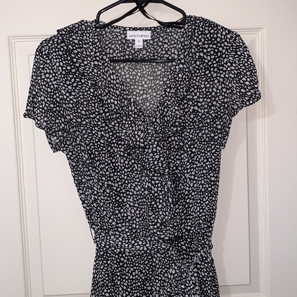 Dress - Picture 3 of 3